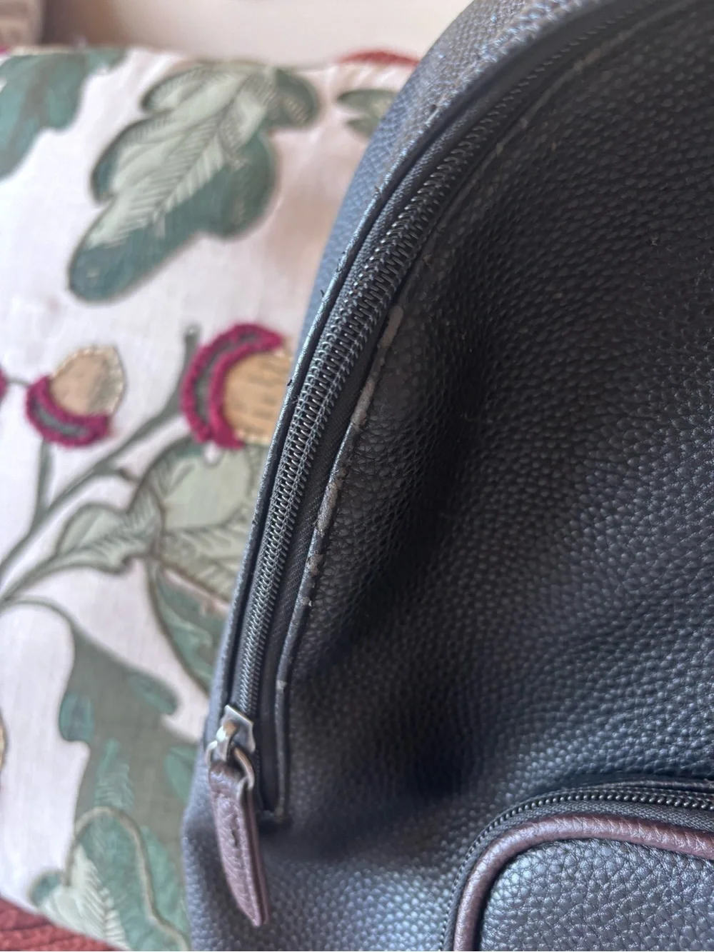 Black Leather Men's Backpack - Classic Pebbled Design